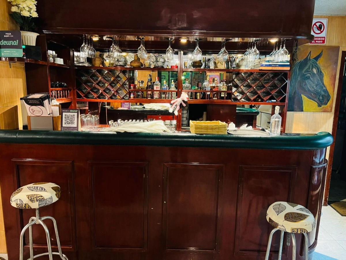 Hotel Estrellita Inn Alameda Кито Екстериор снимка