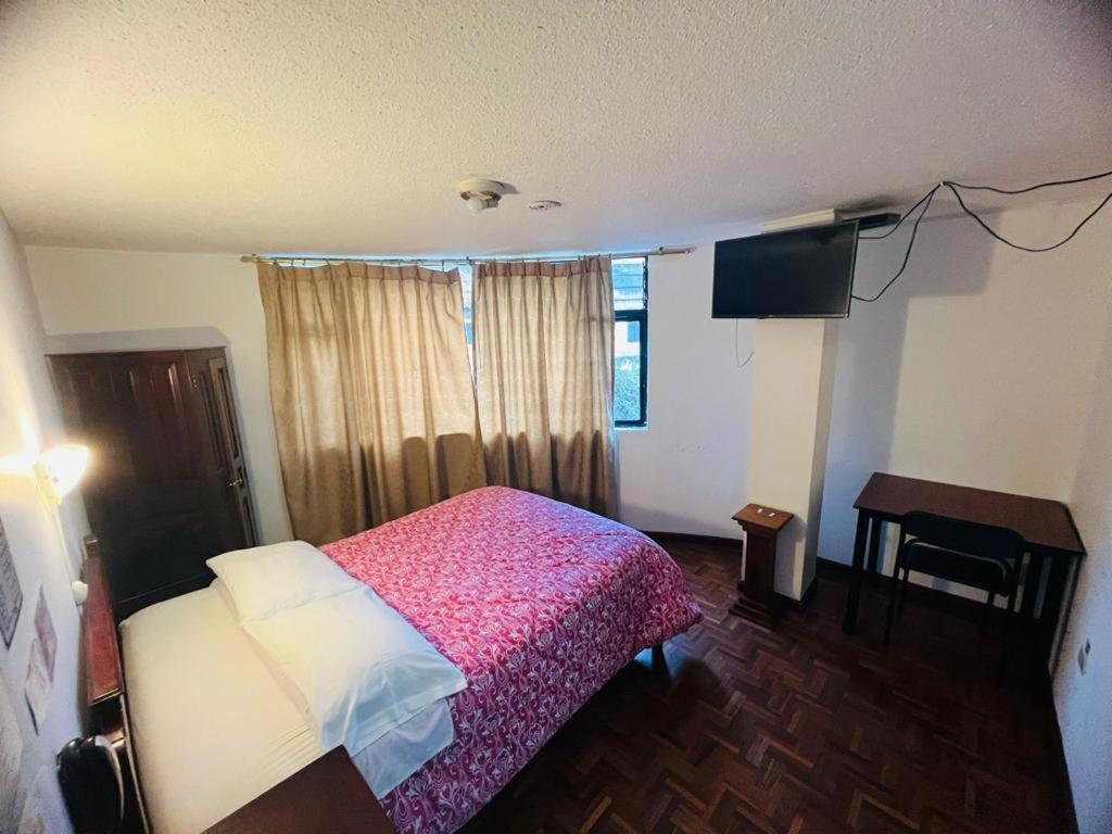 Hotel Estrellita Inn Alameda Кито Екстериор снимка